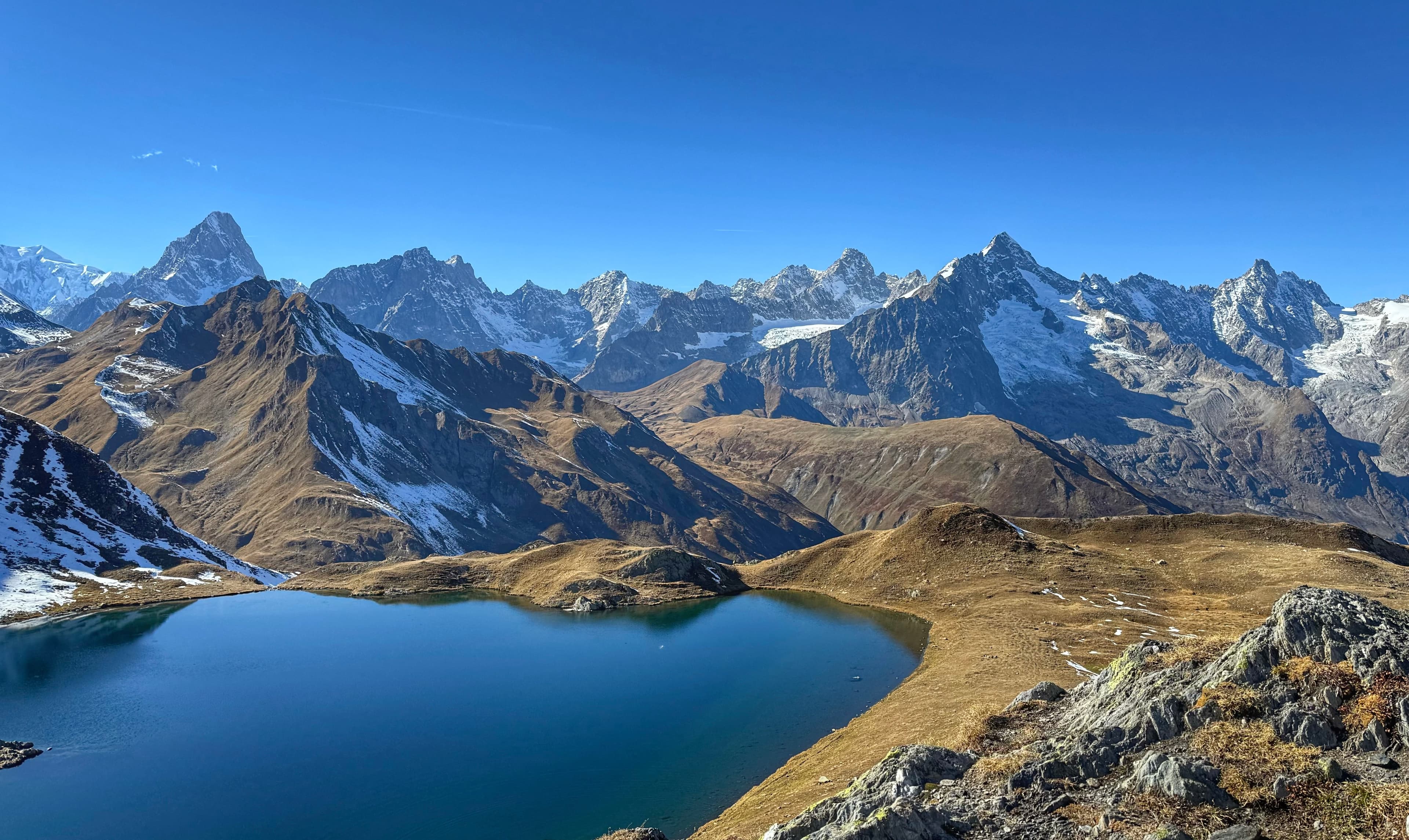 Col de l'Arpalle et lacs de Fenêtre